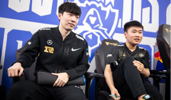 赛中展现更 赛中展现更