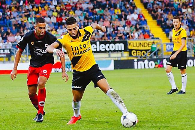 场上奋勇拼 场上奋勇拼